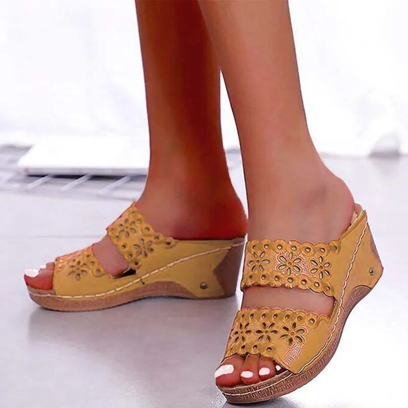 Sandalet ayakkabıları plaj için kadın moda gladyatör kadınlar kalın dip ayakkabı düz kadın artı boyut 230411