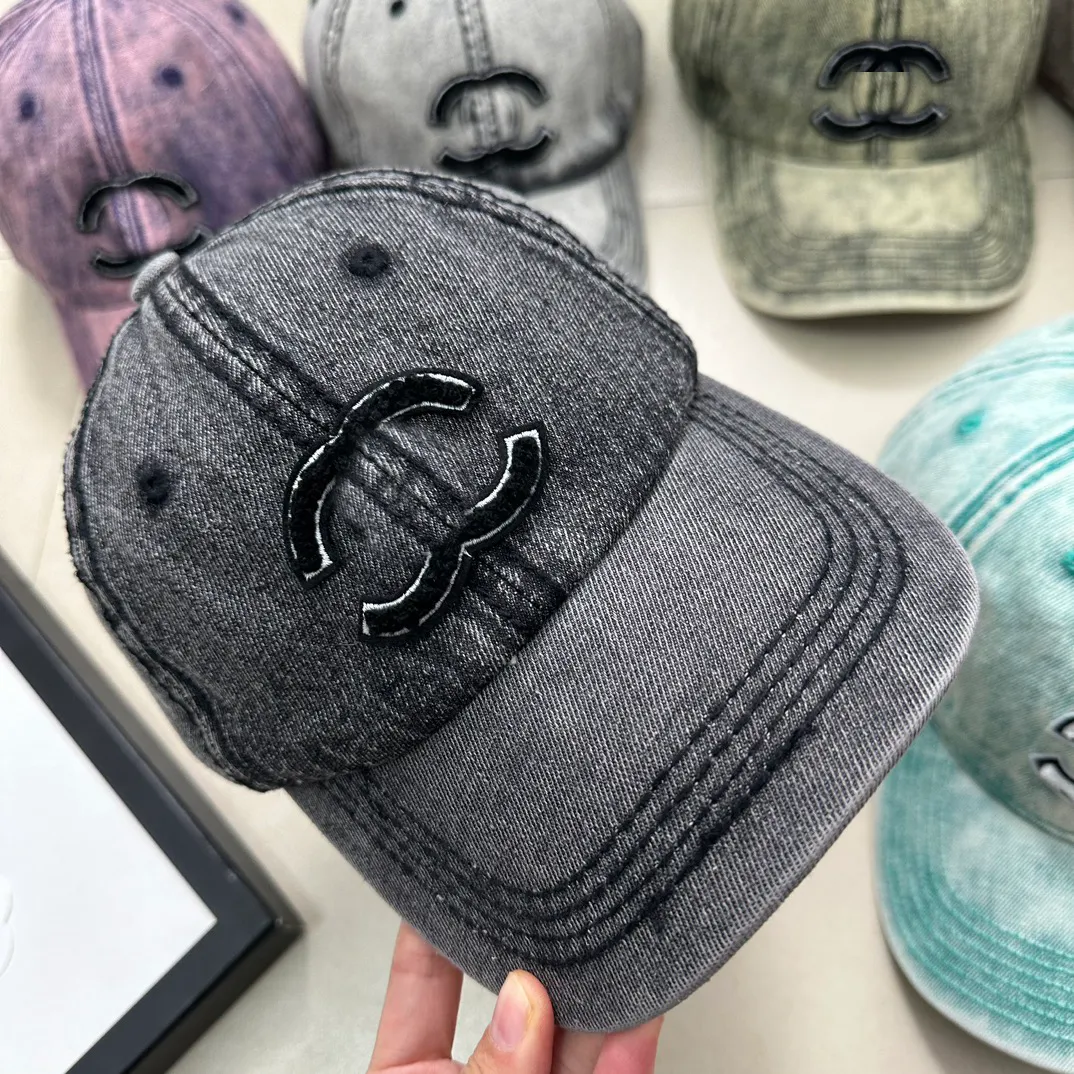 Diseñador para hombre Sombrero de cubo para hombres Mujeres Marca Carta Gorras de bola 4 estaciones Deportes de lujo ajustables Sombreros de béisbol marrón Gorra Encuadernación Sombreros para el sol 22 Estilo