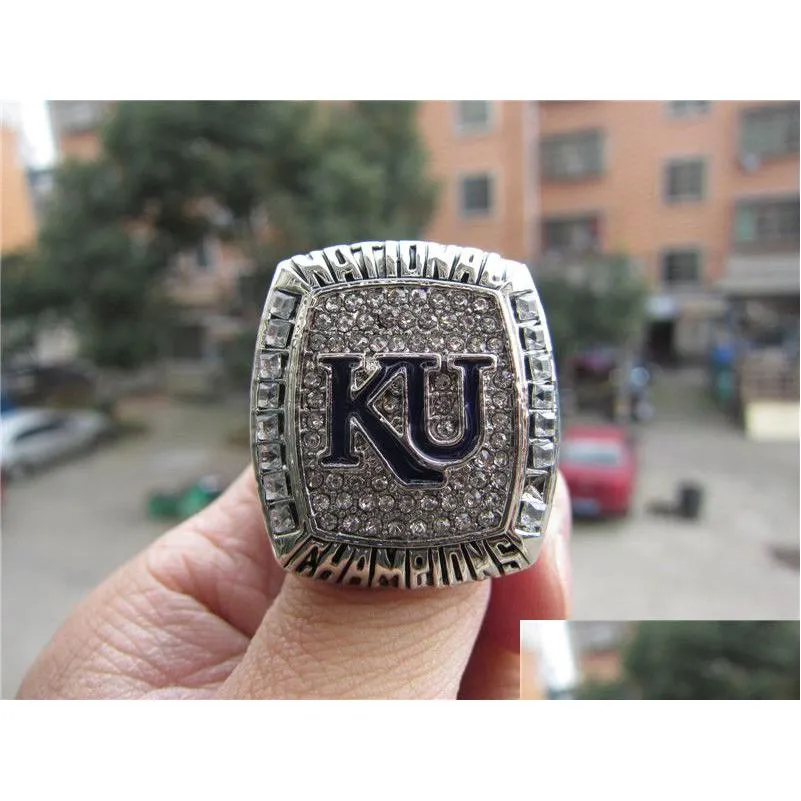 Bague de championnat national de basket-ball des Kansas Jayhawks 2008 avec boîte d'affichage en bois, souvenir pour hommes, cadeau de fan, vente en gros, livraison directe Dhflj