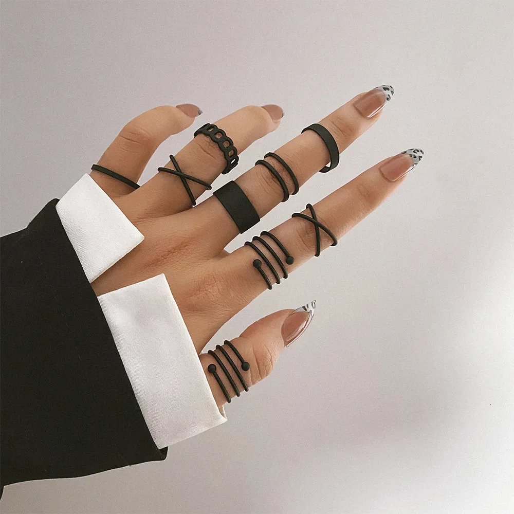 Bandringar Punk Black Finger Rings for Women Men Simple Chain Ring Set Fashion Rings Trend Friend Gifts Party Knuckle Jewelry Party 230410