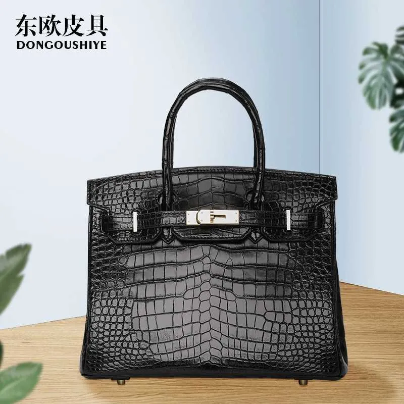 2024 Platinumdesigner kvinnors väska Thailand Siam Crocodile läder 30 stor kapacitet mode mångsidig bärbar axel