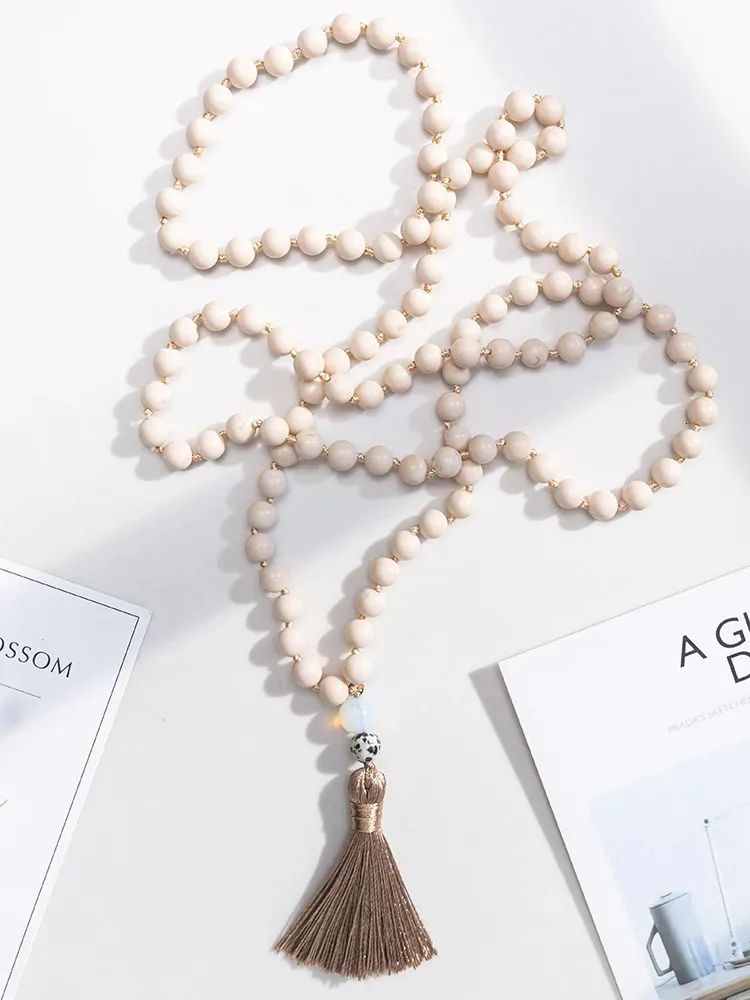 Hanger Kettingen OAIITE Natuurlijke Witte Fossielen Steen Beads108 Mala Ketting 8MM Gladde Ronde Jasper Japamala Meditatie Sieraden voor Vrouwen Mannen Gift 231110