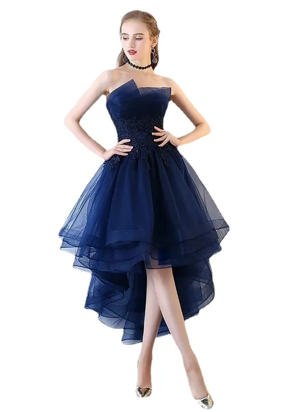 Abiti da ballo modesti in tulle alto basso blu navy Bellissimi abiti Boho con spalle scoperte Abito da damigella d'onore