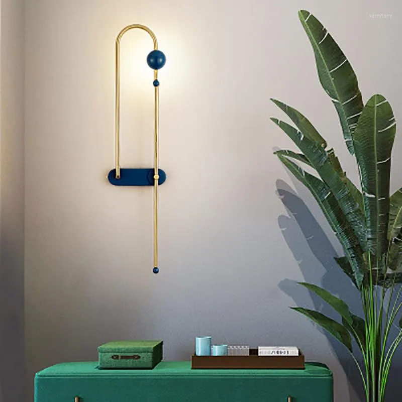 Lámparas de pared Diseño posmoderno nórdico Apliques de luz Lámpara moderna simple Ins Viento Azul Luces doradas para el hogar Magnético de lujo