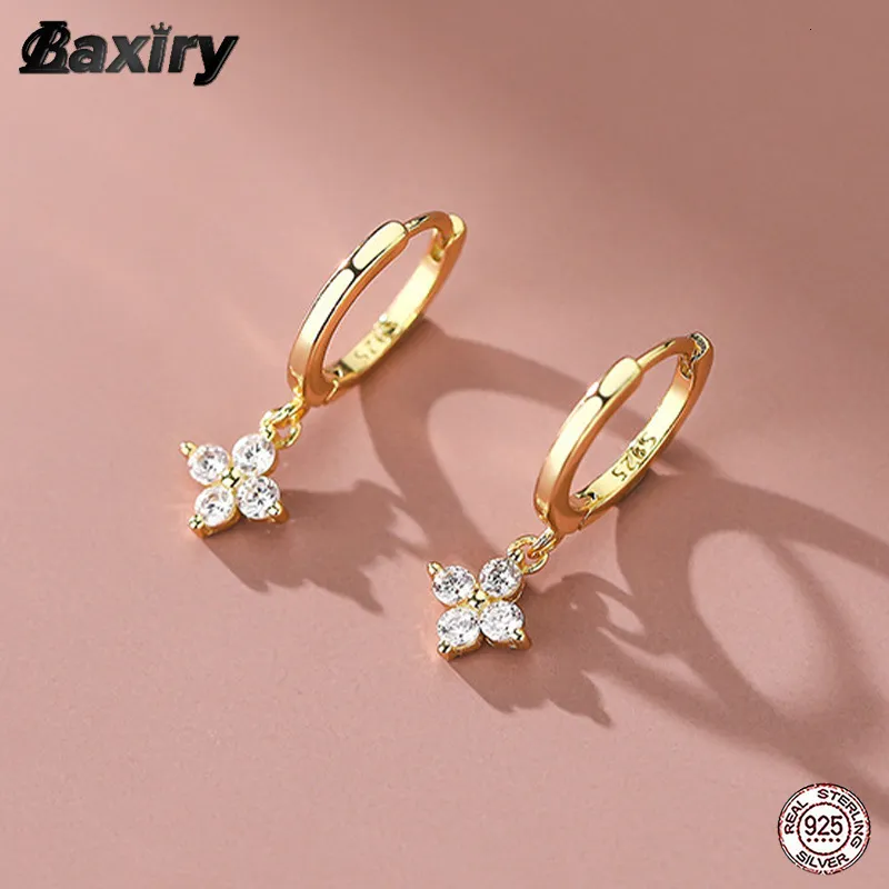 Hoop Huggie 925 Sterling Silver Hoop أقراط للنساء Flower Flower Huggie Training Original Dangle Earrings Designer Jewelry 230411