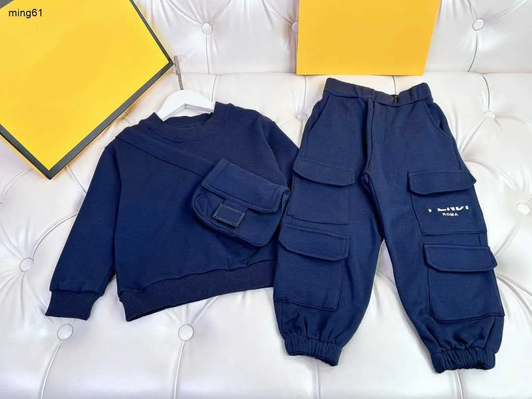 Marke Herbst Baby-Trainingsanzug Einfarbige Kinder-Designerkleidung Größe 100-150 Umhängetasche Rundhals-Hoodie und Hose 10. November
