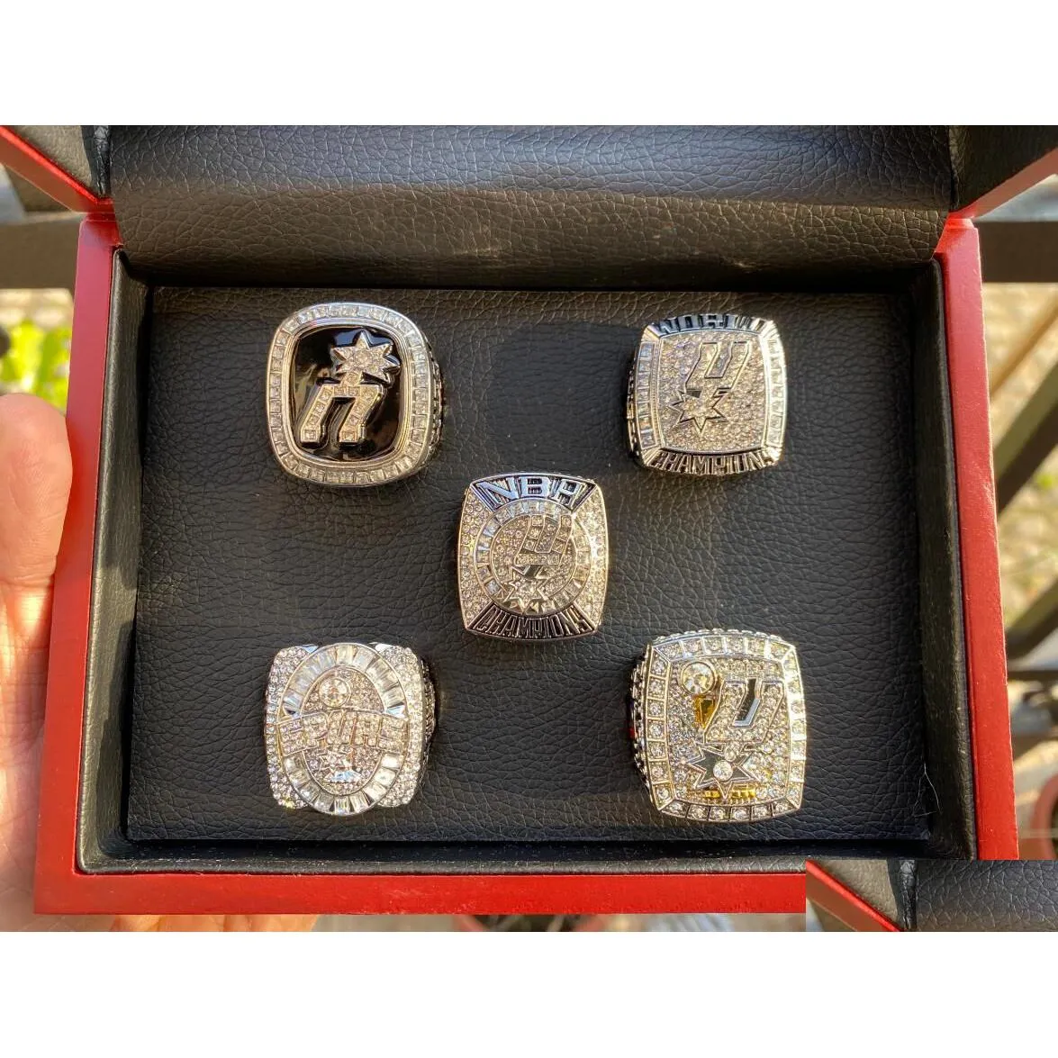 5 Stücke Basketball Team Champions Championship Ring Set mit Holzkiste Souvenir Männer Frauen Junge Fan Geburtstagsgeschenk 2023 Hip Hop Schmuck Dro Dh02D