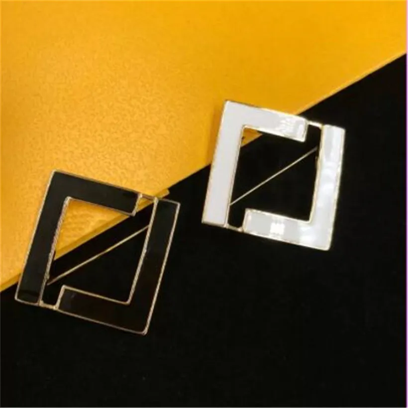 Designer Letters Brooches Women Mens Brooch Pins Fashion Jewelry Ladies Suit Dress Broach Accessories Party Nice Gift
