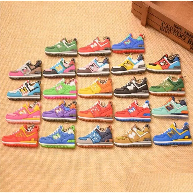 22 Colors Mix Gradient Ramp Nb Shoe Keychains Coral Reef 2D Pvc Sports Shoes Keychain For Mens Boy Car Keyring Decoration Drop Deliver Dh67Y