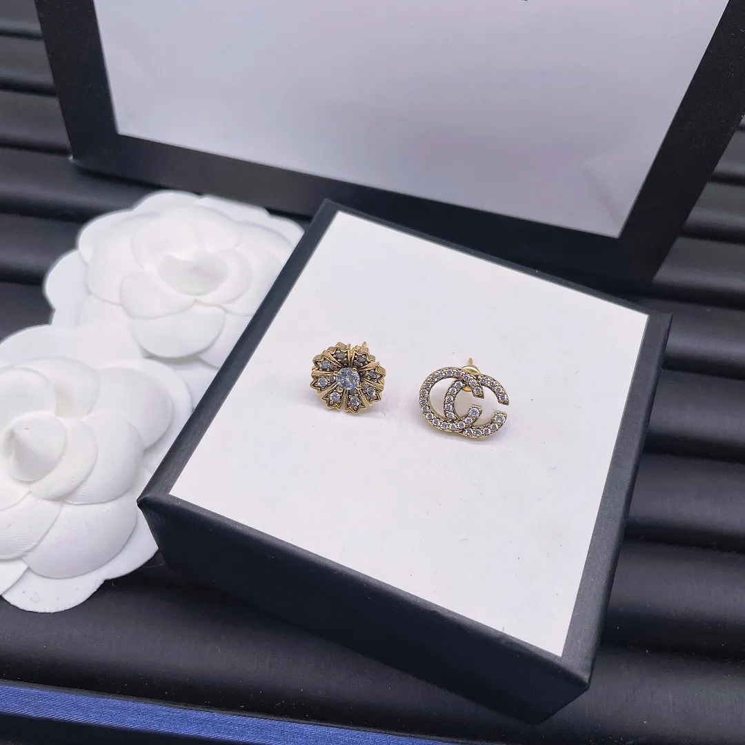 Luxur Diamond Flower Stud Designer för kvinnor Hoop örhängen Stud Alfabetörhängen smycken Box Set Valentines Day Gift Engagement