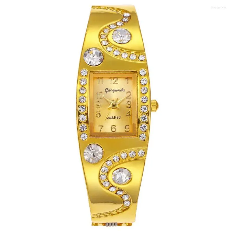 Wristwatches Luxury Gold Watch Trend Ladies Retro Personality Diamond Bracelet 2023 Fashion Shi Ying Women Models