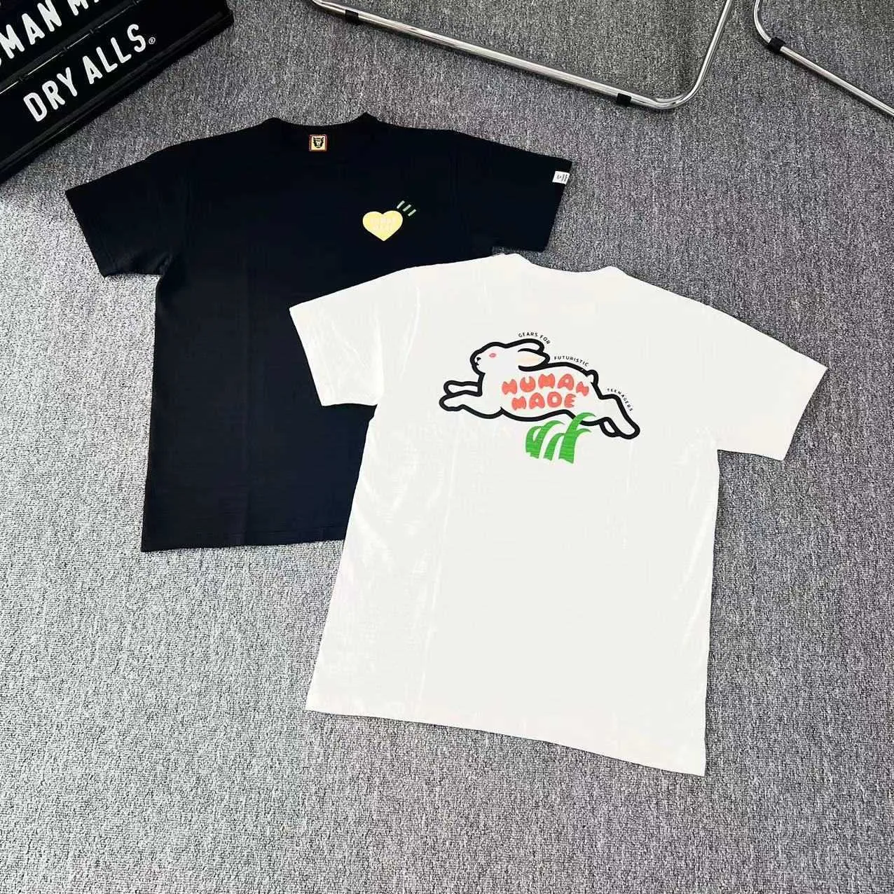 Plafond fait par l'homme sautant lapin cylindre bambou Joint coton dessin animé à manches courtes en vrac Couple été T-shirt