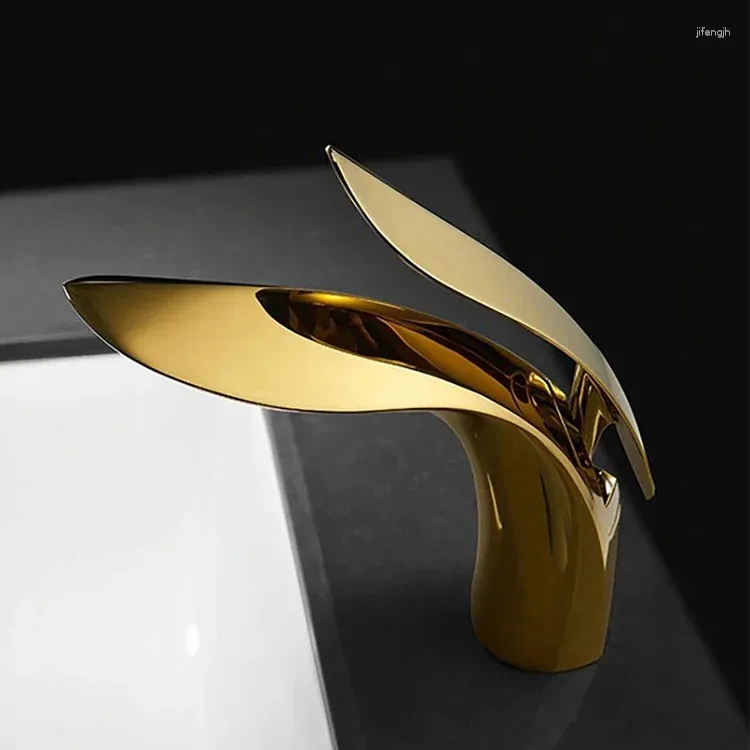 Torneiras de pia do banheiro Torneiras de latão de ouro de luxo único furo design de moda de alta qualidade misturador de bacia de cobre banho dourado