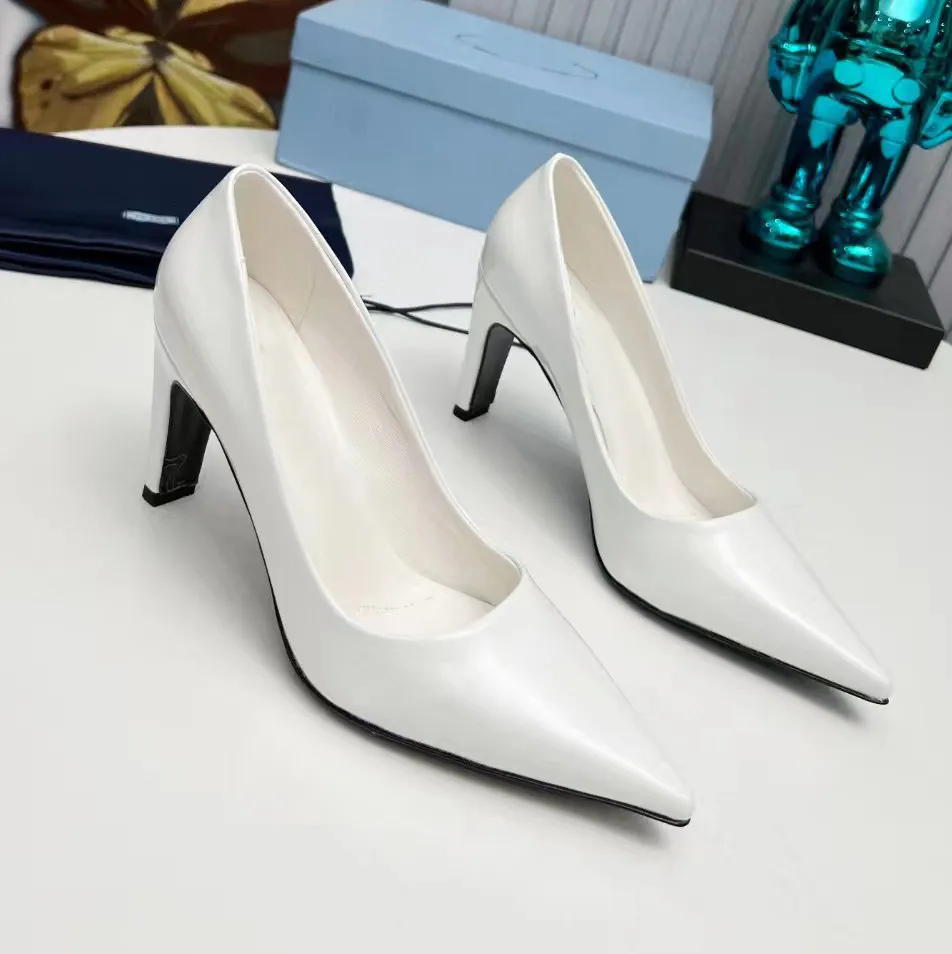 Designer de luxo bomba mulheres salto alto couro genuíno apontou vestido sapatos 8.5cm salto grosso preto branco sapatos de trabalho casual festa banquete sapato