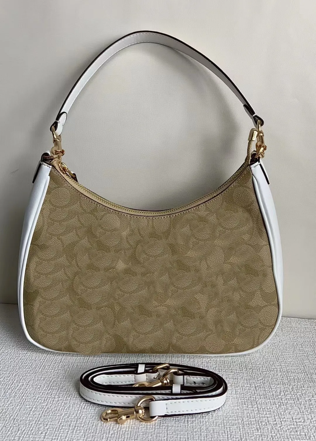 2023 Top COOOH originale delle nuove donne in pelle stile college borsa a tracolla borsa a tracolla borsa di alta qualità produttore 10A borsa di design borsa di grande capacità CJ517