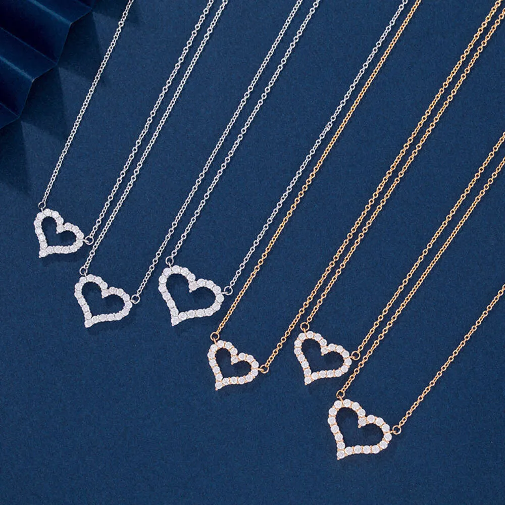 T Love with Diamonds Tie Family Necklace V Gold Heart shaped Pendant Large and Small Full Diamond Collar Chain Light Luxury