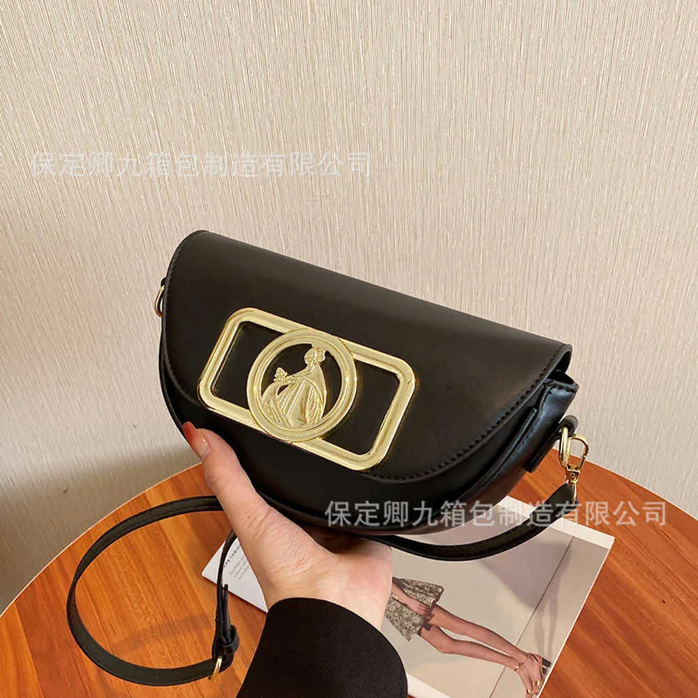 New Half Round Saddle Bag Fashionable and Versatile One Shoulder Oblique Straddle Women's Bag Small and Medium Quality Bag Women's Bag 231111