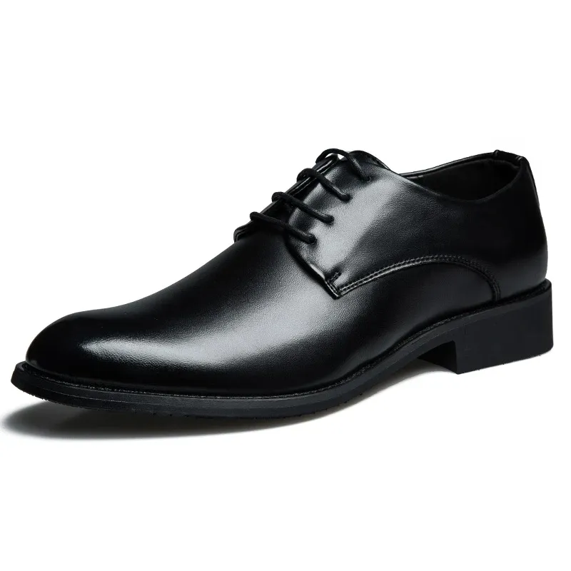 Lüks marka erkekler elbise ayakkabı moda kahverengi patent erkekler iş deri ayakkabıları düşük topuklu ayakkabı chaussure homme