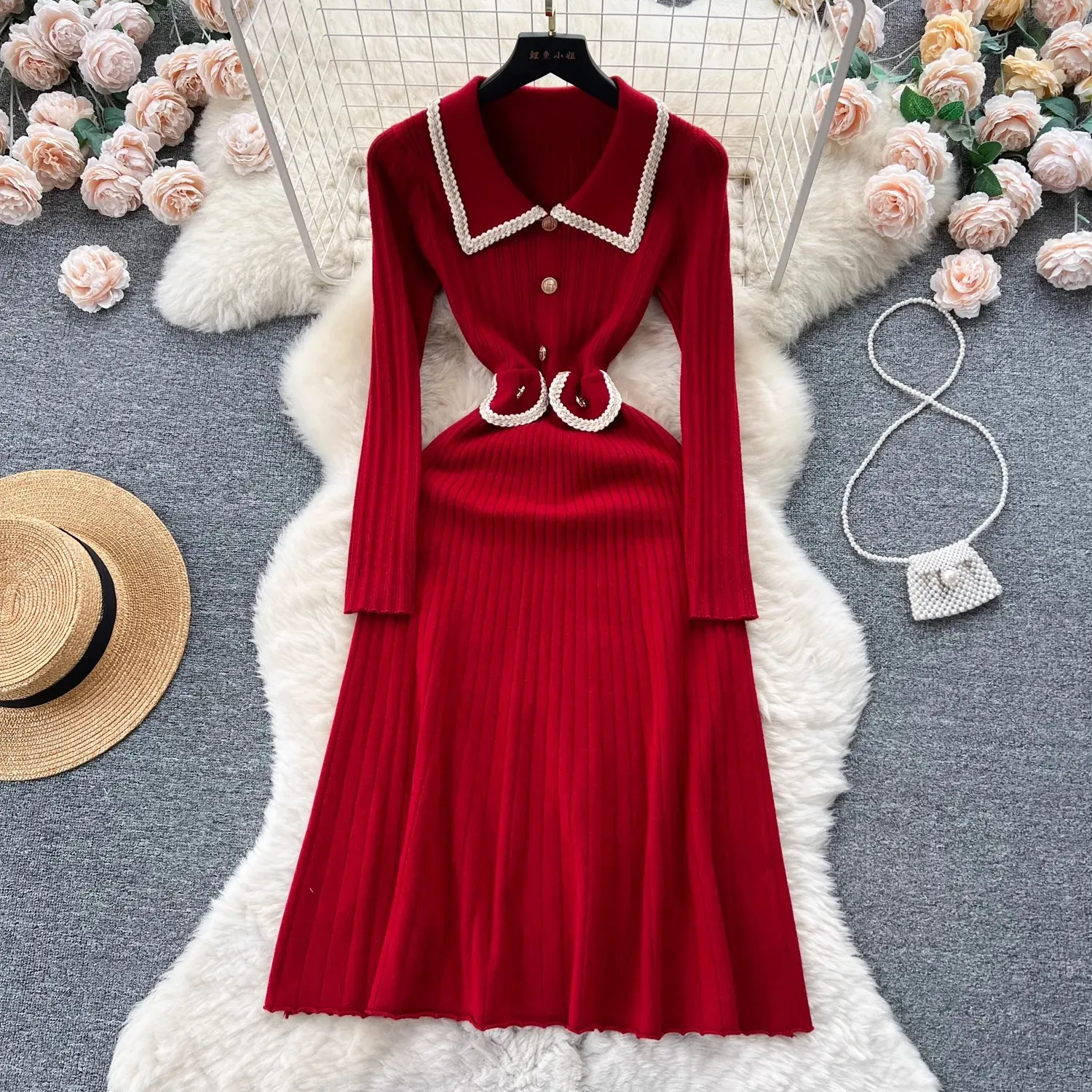 Grundläggande casual klänningar Temperament Celebrity Style Sticked Pleated Dress Fall Winter Women Lapel Collar Buttons Deco Weave Red Thick Thote Vestidos 2024