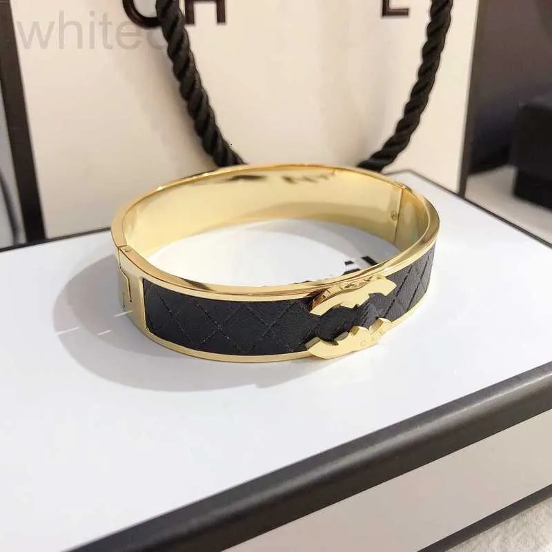 Armreif Designer Design Gd Armband für Frauen Luxusmarke Geschenk Manschette Schwarz Liebe 18 Karat Romantische Mädchen Frühling Schmuck Edelstahl Schmuck Whesale 6GZC