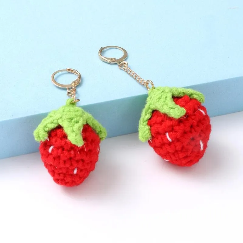 Boucles d'oreilles pendantes en forme de fraise tressée à la main pour femmes, bijoux d'oreille de mode coréenne, cadeaux de déclaration de styliste