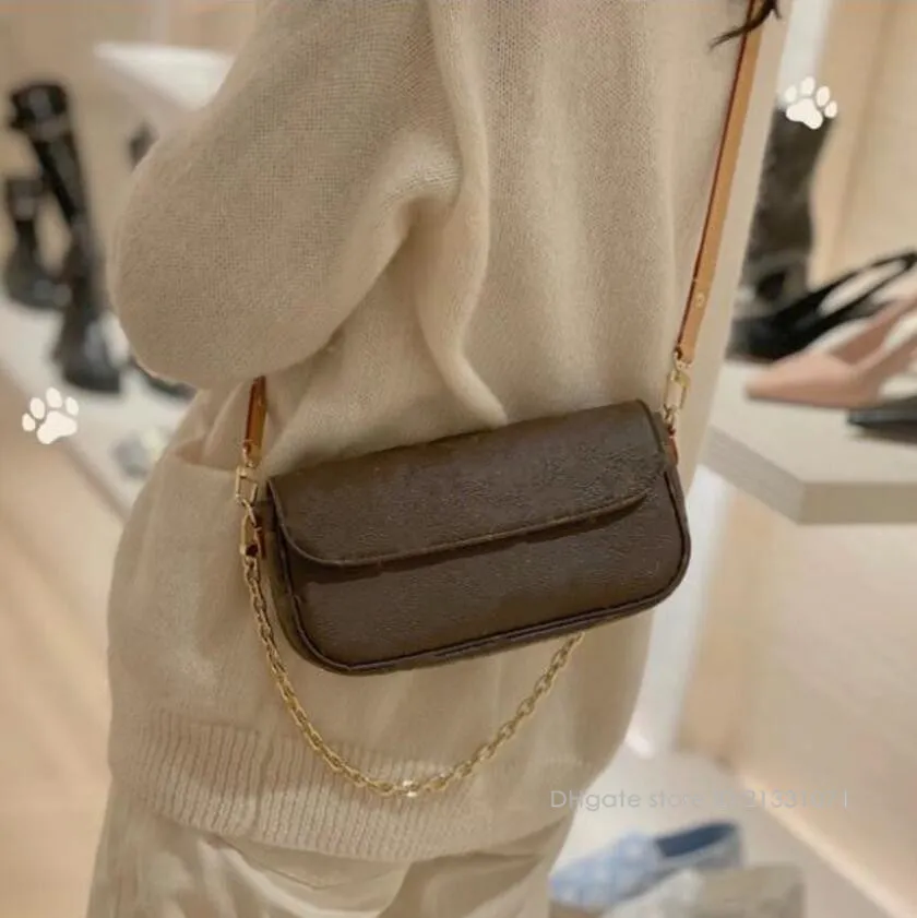 A lady's purse sale