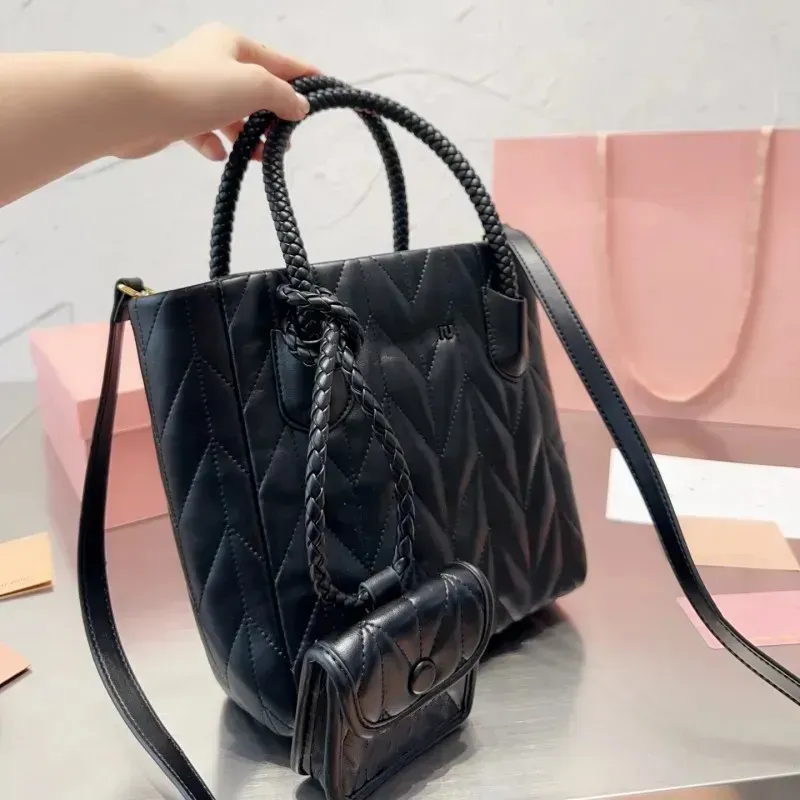 Matelasse Classic Luxury Designer bag Hot Luxury Designer Tassel Handbag Designer Fringe Messenger tote bag Full Grain Deformation/Smooth Leather Handbag 001#