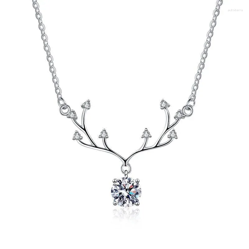 Hängen XL030 LEFEI Fashion Luxury 1Ct Classic Moissanite Diamond-Set Dingle Flower Deer Halsband Girls Women S925 Silver Party Jewelry
