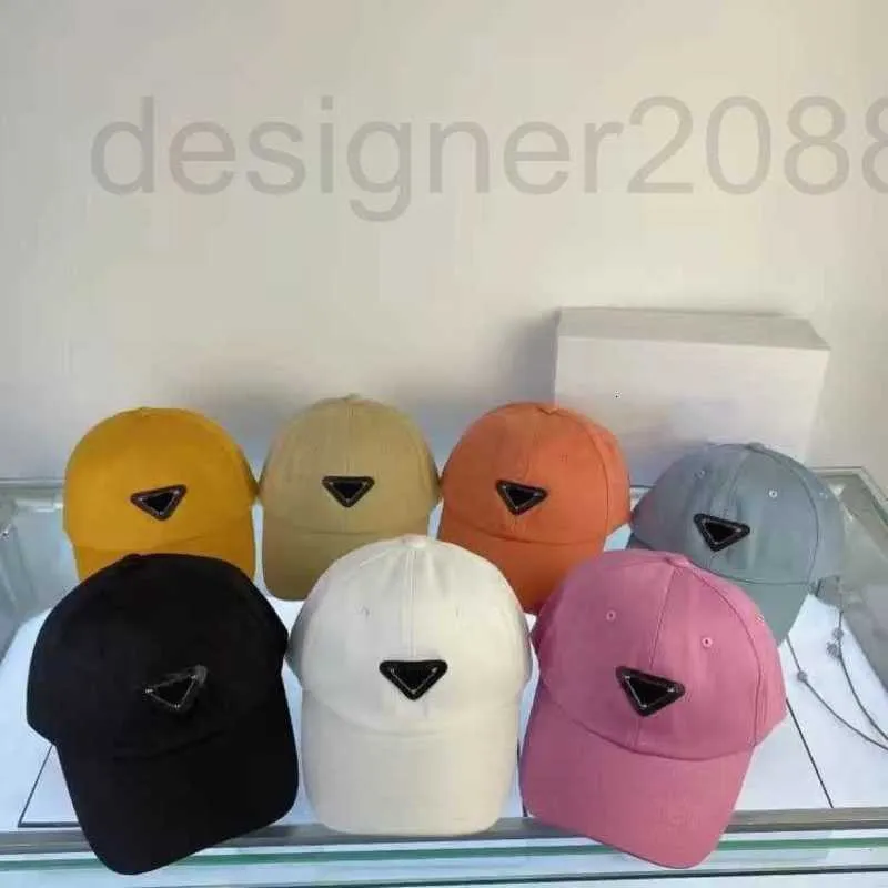 Klassieke designer baseball caps Mannen vrouwen trends Nylon Bucket Hats retro duck cap Driehoek metalen top Casquette hta