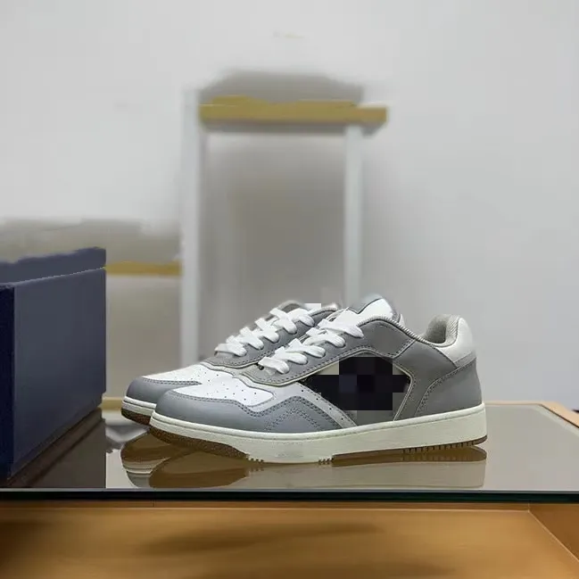 Scarpe sportive casual da uomo di marca di lusso di design 2023 Scarpe casual in pelle di mucca stampata nuova lettera Informazioni dettagliate Cerca Servizio clienti Taglie 38-46