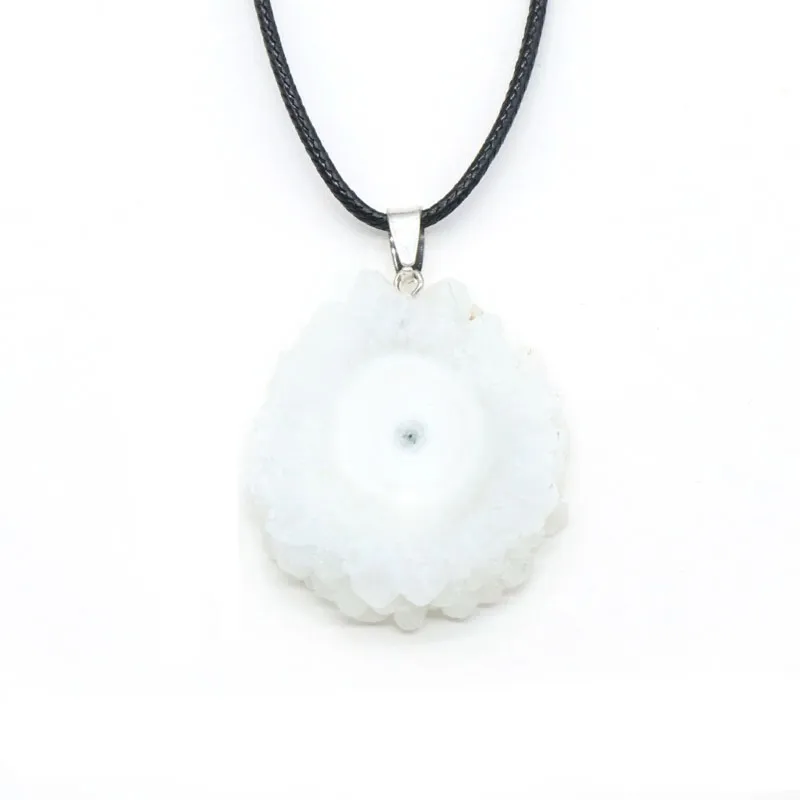 Natural Stone Pendant Necklace Sun Flower Shape White Reiki Crystals Charms långa rephalsband för kvinnor smycken hantverk