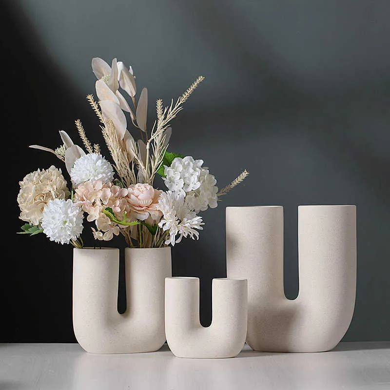 U-Shaped Vases: A Guide for Modern Home Decor