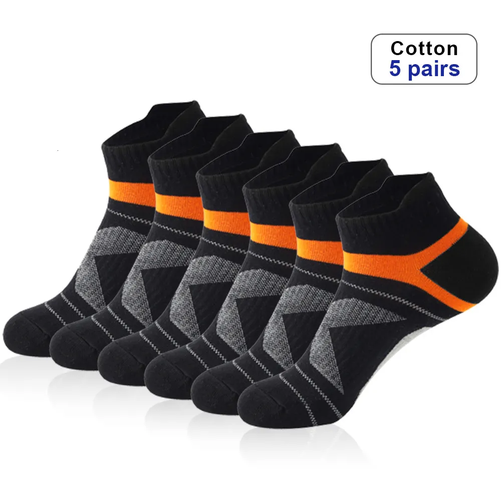 Chaussettes masculines 5 paires chaussettes de haute qualité masculines pour les chaussettes de coton décontractées en plein air courtes de la cheville noire respirante coulent les chaussettes de sport 38-45 230412
