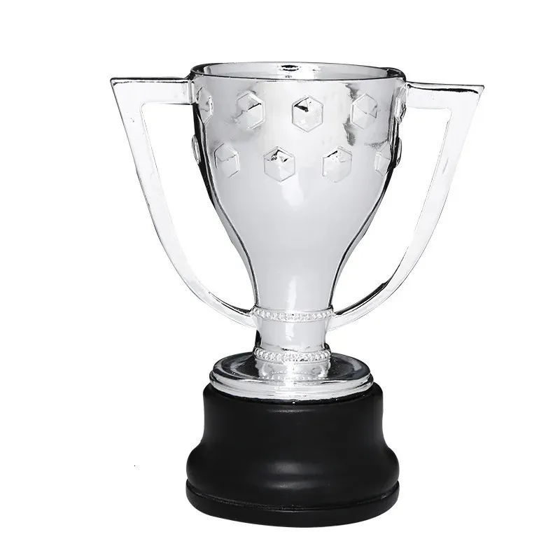 Decoratieve objecten Beeldjes Atletico Madri La Liga Collectie Voetbalkampioen Hars Cup Speelgoed 16cm Hoogte Voetbal Spanje Trofee Metaal Model Fans Souvenir 231110