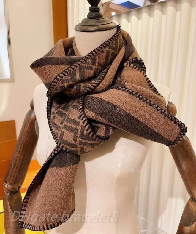 Designer Fashion Scarf Luxury Brand letter Scarfs Women's Scarves Fringed letter Shawls Cashmere Scarves Winter New fashion Long shawls in winter