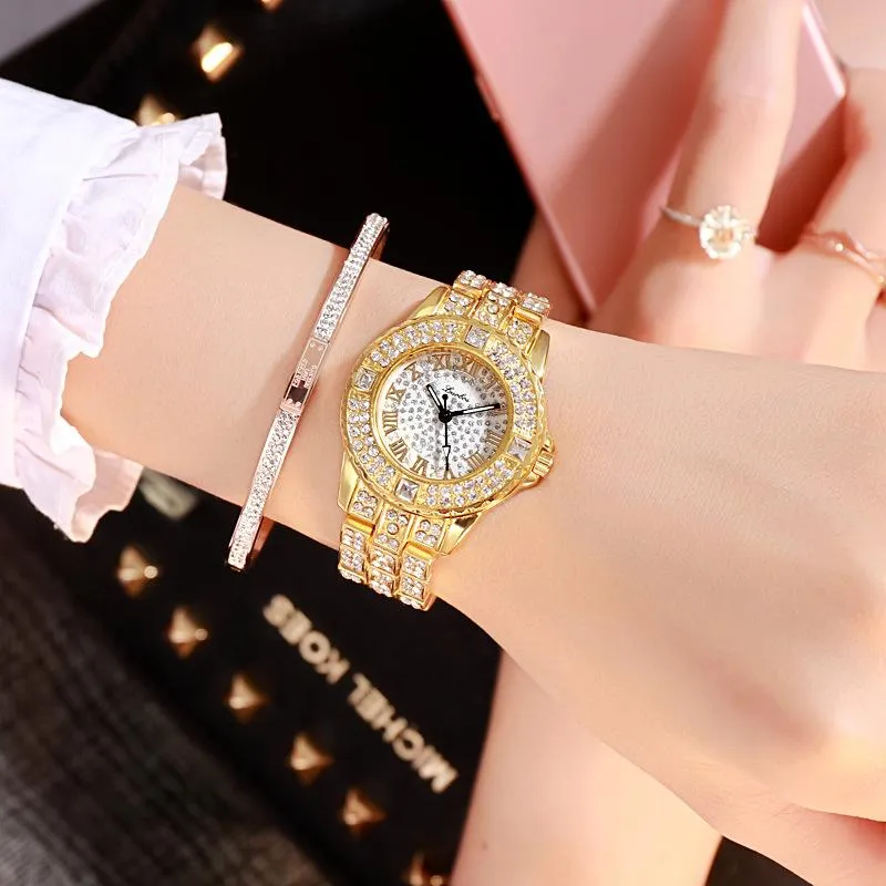 Wristwatches Wholesale Starry Diamond Steel Belt Watch Luxury Ladies Fashion Student Alloy WatchWristwatches