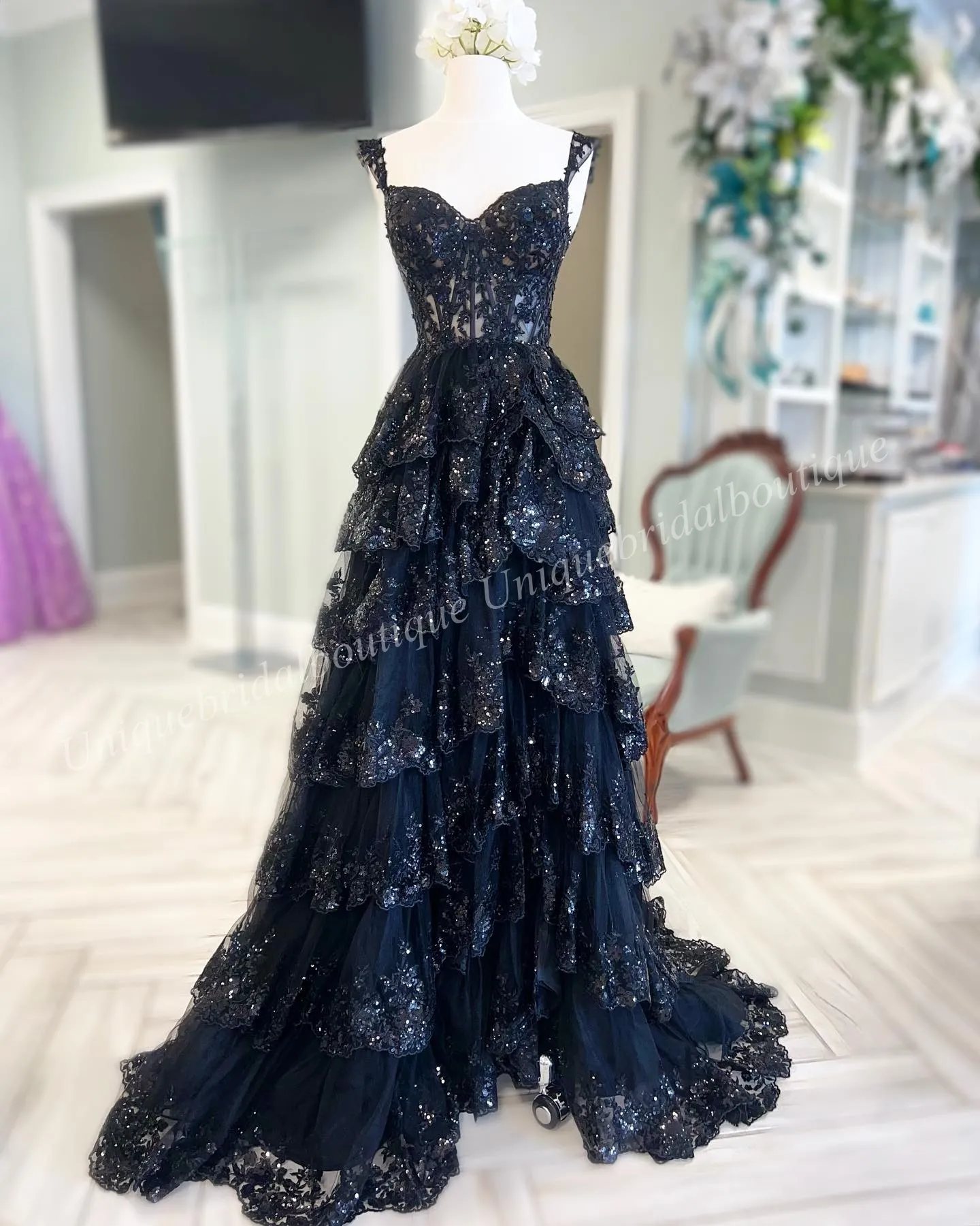 Black Tulle Off Shoulder Lace Corset Prom Dress With Ruffle High Slit Skirt  And Corset Detail Perfect For Pageants, Formal Events, Weddings, And Red  Carpet Parties From Uniquebridalboutique, $128.39