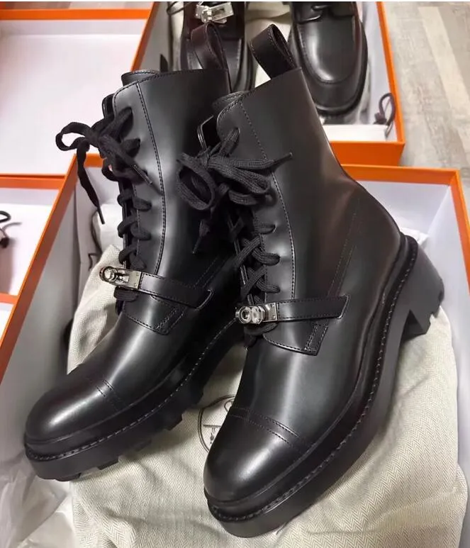 Moda inverno marca feminina funk tornozelo bota paládio fivela martin botas preto branco bezerro couro sola de borracha senhora botas de motocicleta conforto andando