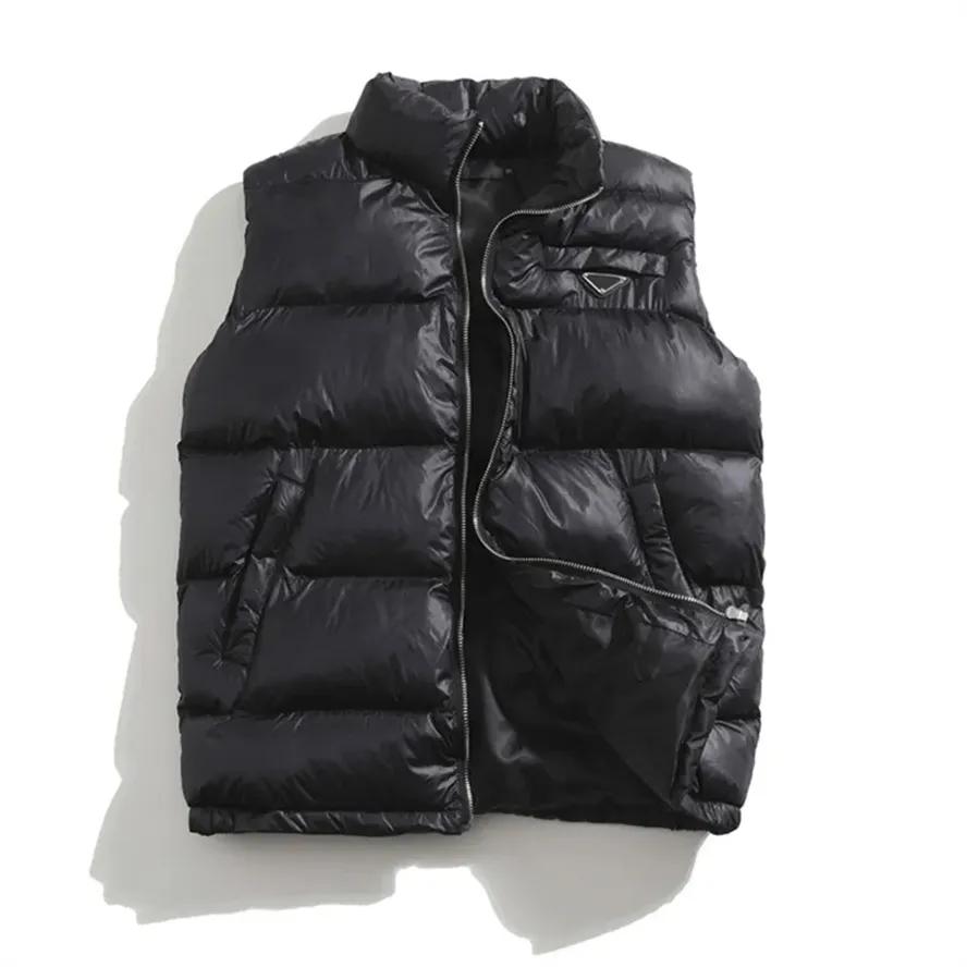 2024Multi Style Winter Mens Down Vest Fashion Designer Men Gilet NFCバッジ卸売小売メンズパフジャケット無料交通機関