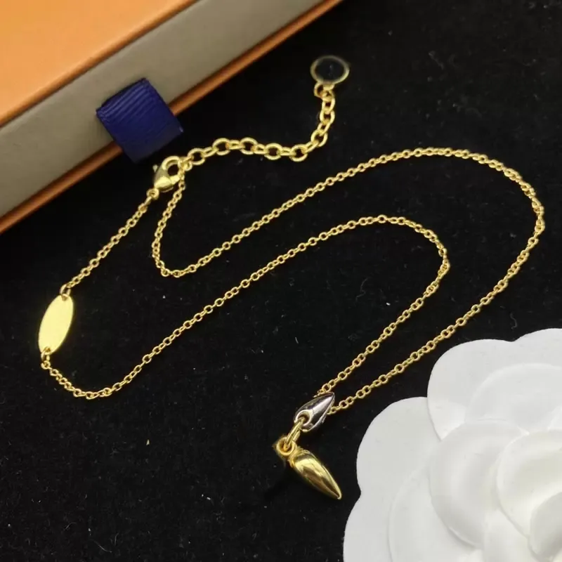 Классические женские дизайнерские ожерелье 18 тыс. Золотые серьги моды модные женские цепочки подвесные ожерелья для женщин Свадебные ювелирные ювелирные изделия 22081301R