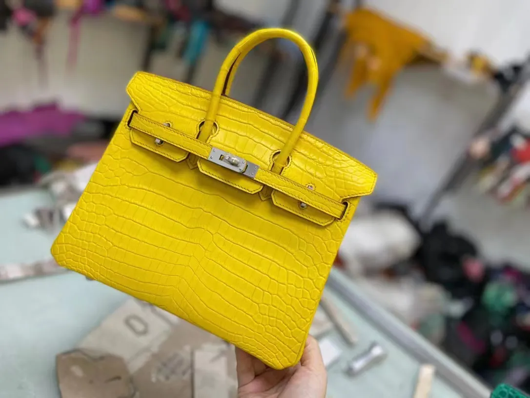 Borsa di marca da 25 cm borsa di lusso vera pelle di coccodrillo opaca cuciture completamente fatte a mano colore giallo hardware argento prezzo all'ingrosso consegna veloce