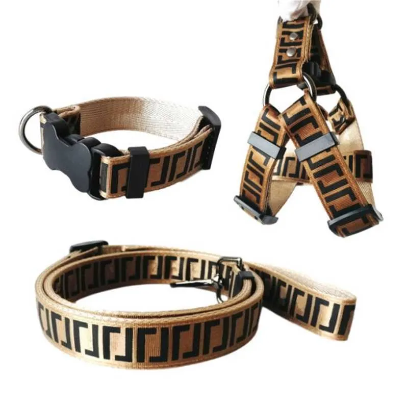 Luxury Dog Collars Leases Set Designer Dog Leash Seat Belts Pet Collar and Pets Chain för små medelstora stora hundar Cat Chihuahua Poodle Bulldog Corgi Pug Brown B34