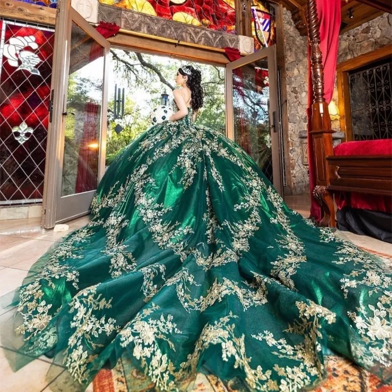 Blowly Green Princess Quinceanera Sukienka do sukni piłkowej z kryształów ramion cekiny złota aplikacje koronkowe frędzle gorsel