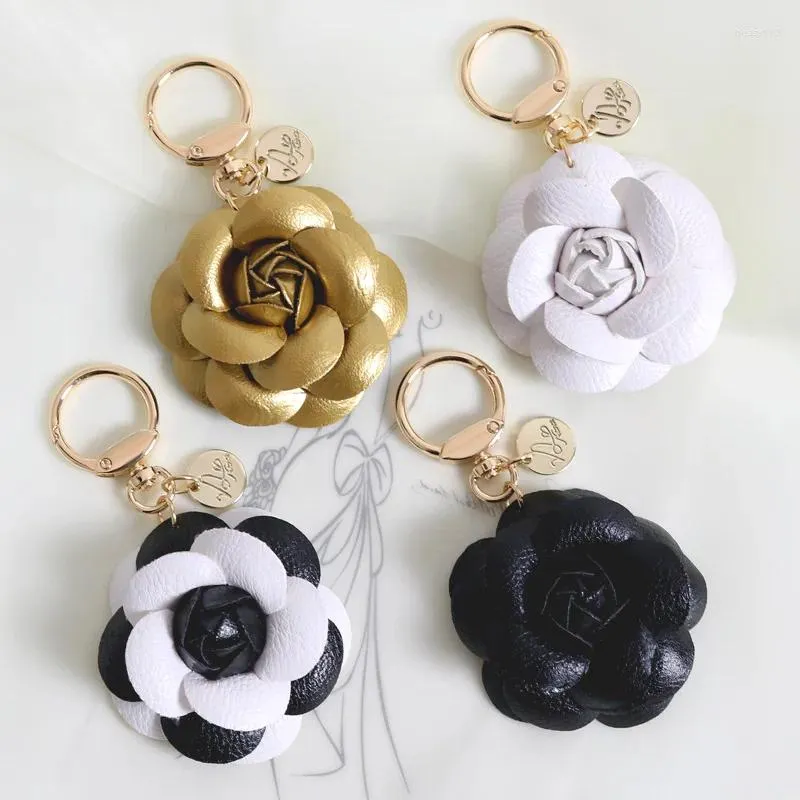 Keychains Cute Pu Leather Camellia Car Keychain Alloy Hanging Tag Rose Flower Bag Pendant Accessories