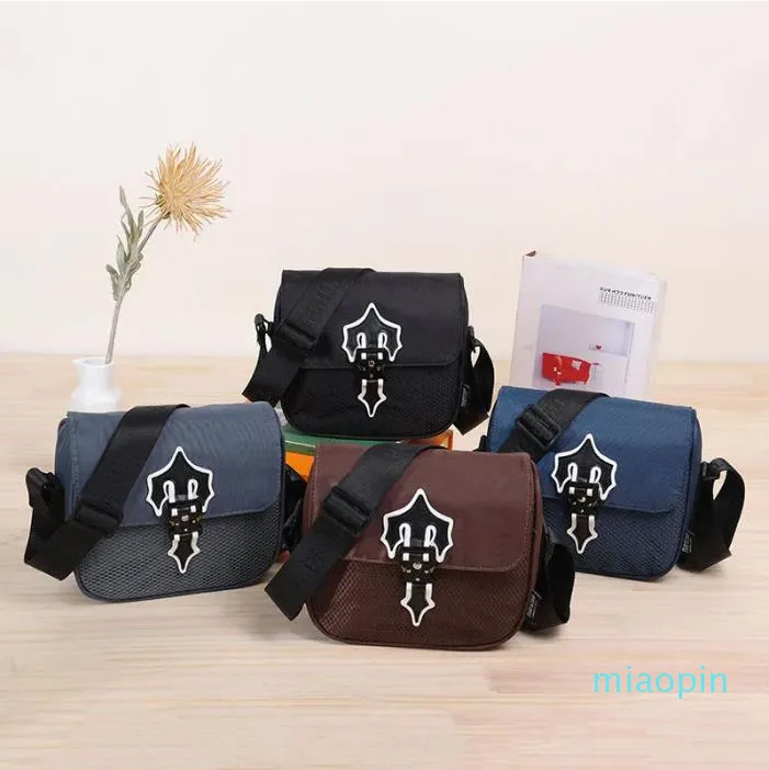 1023 Messenger Bags 스포츠 야외 어깨 핸드백 백팩 디자이너 토트 백 지갑 크로스 바디 허리 카메라 가방 소년