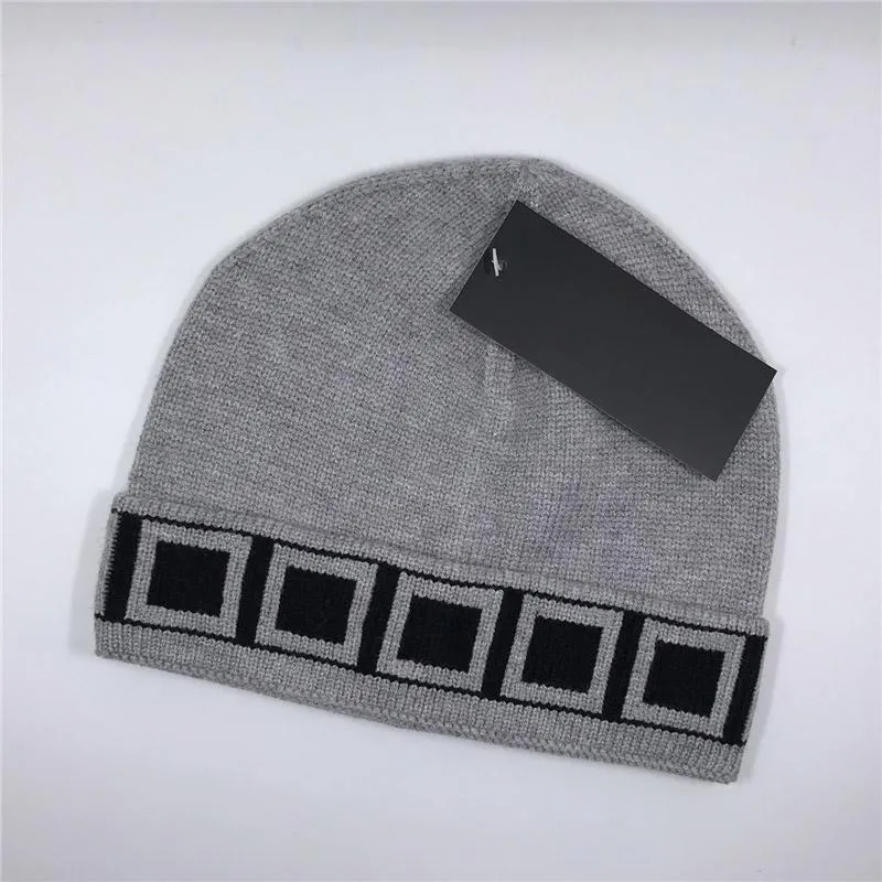 Toptan Erkekler Tasarımcı Kış Beanie Kadın Kafatası Kapakları Şapka Kapak Şapkaları Snapback Maske Erkekler Pamuk UNISEX KASAM PATCHWORK MEKTUPLARI Lüks Dış Mekan Günlük Beanies