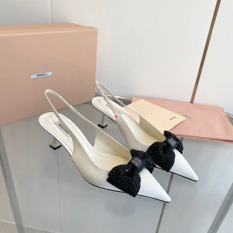 Chaussures femme habillées petit talon sale