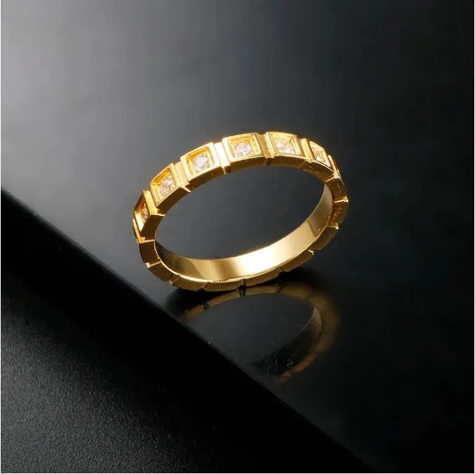 Kleine vierkante zirkoon stenen ring roestvrij staal 18k goud vergulde cirkel ingelegde kristal designer ringen voor vrouwen mode -sieraden