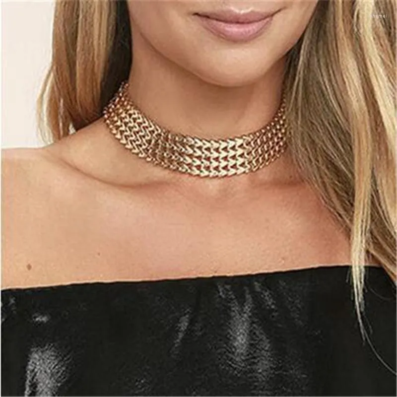 Choker Fashion Women's Jewelry Vintage European Fan Exaggerated Necklace Geometric V Clasp Chain Collar