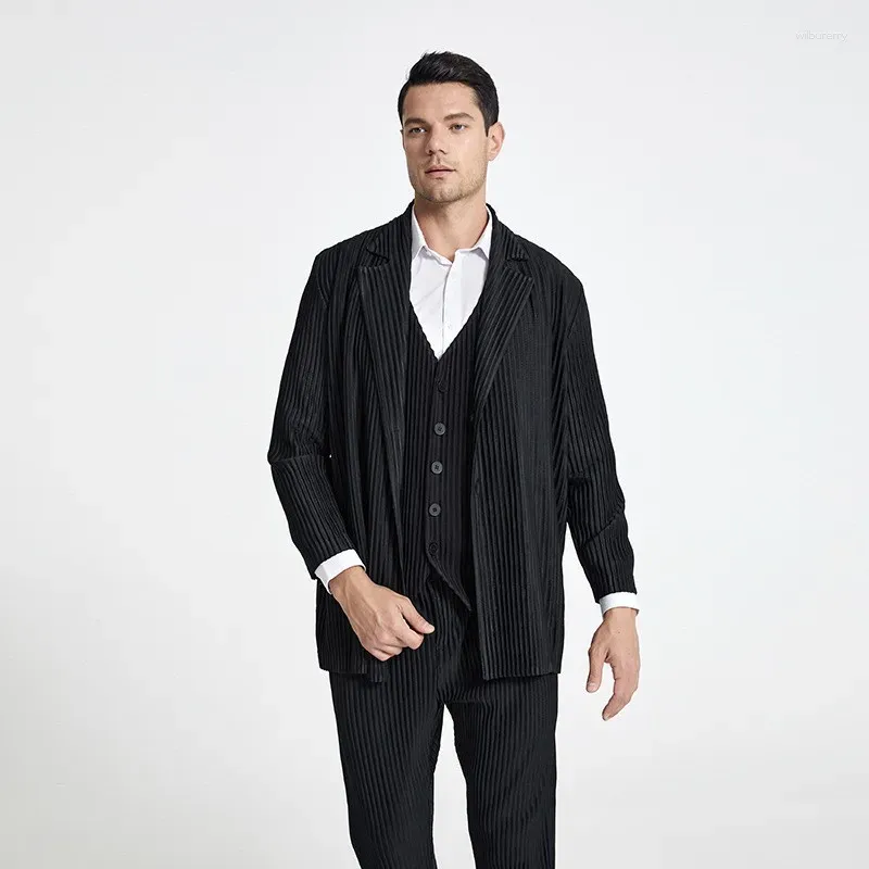 Costumes pour hommes Marque de mode plissée Miyake Pleat Blazer Ventes directes d'usine Veste de costume décontractée de haute qualité pour hommes Printemps Été Manteaux